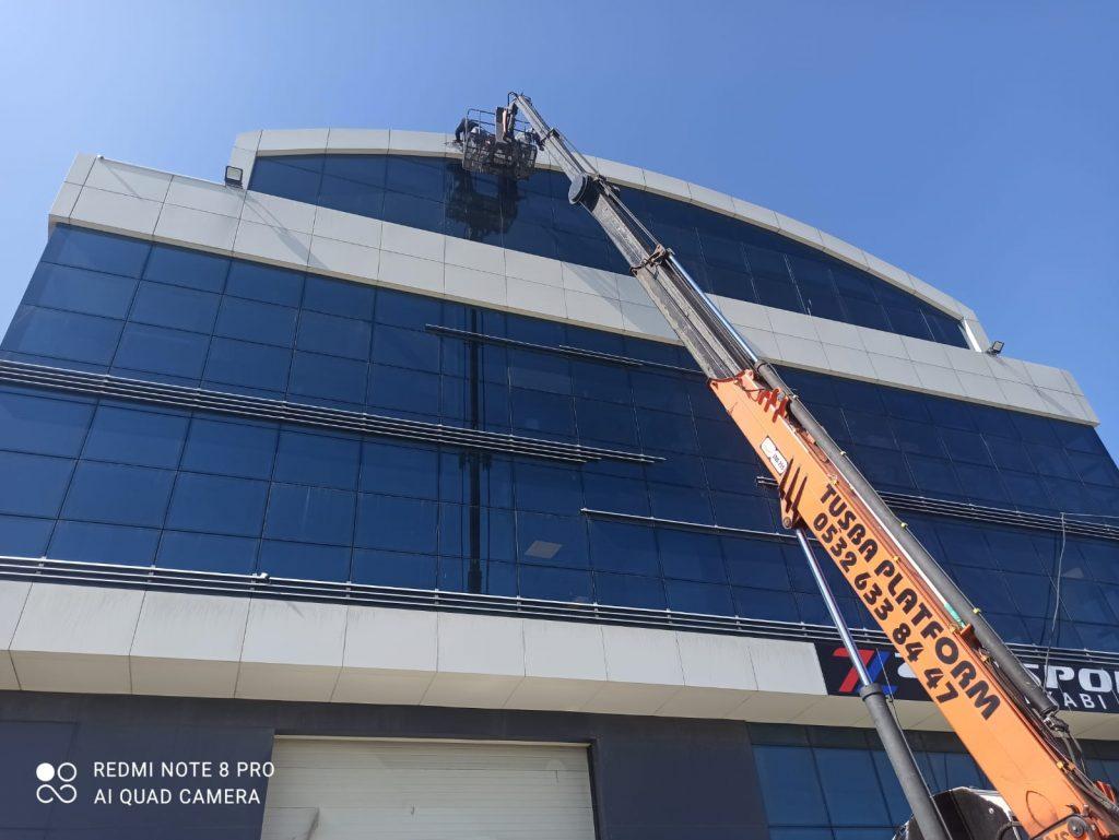 Gaziosmanpaşa Dış Cephe Cam Temizliği